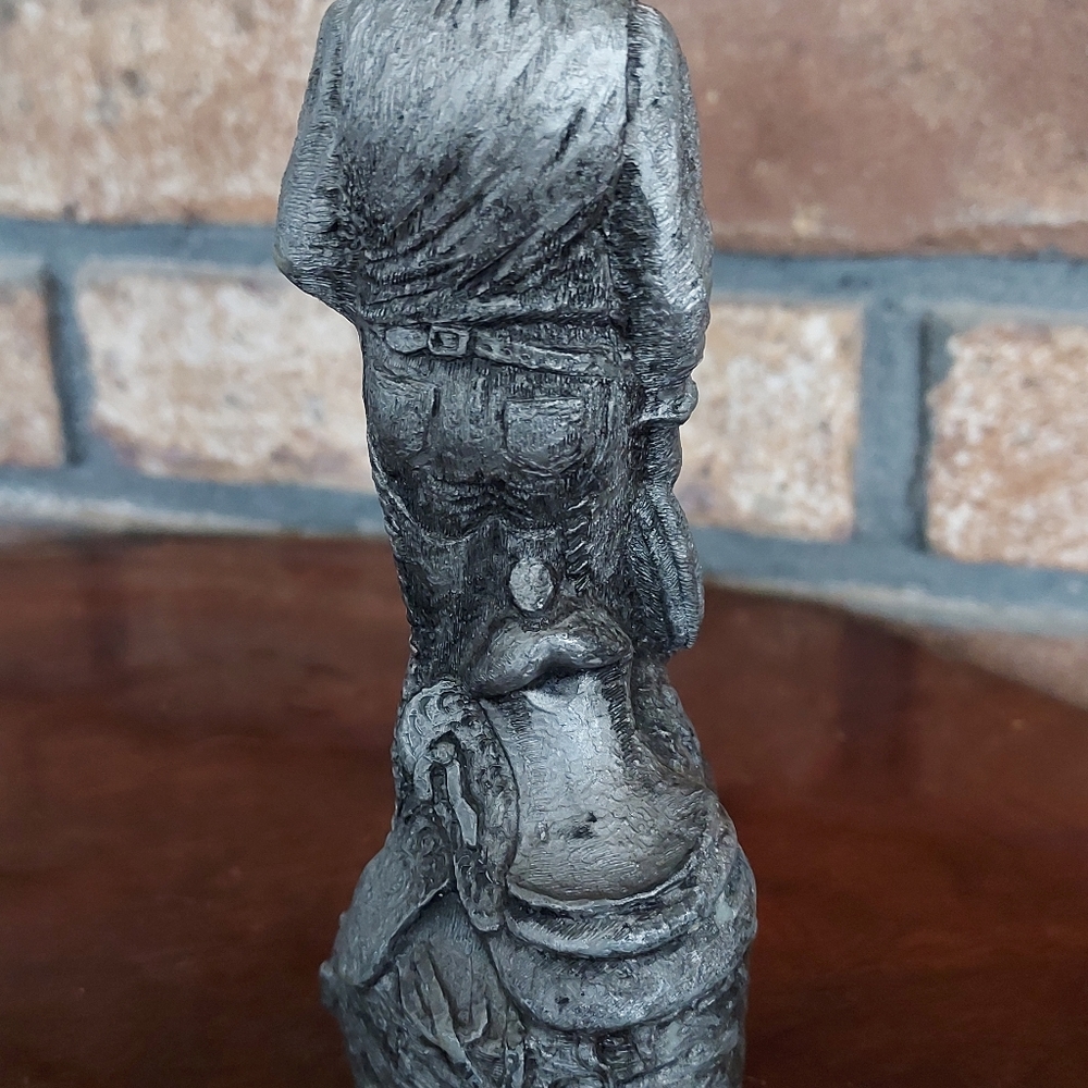 Western Cowboy Statue With Rope Stetson Hat Resin Pewter Color 6 Inches - Picture 3 of 6